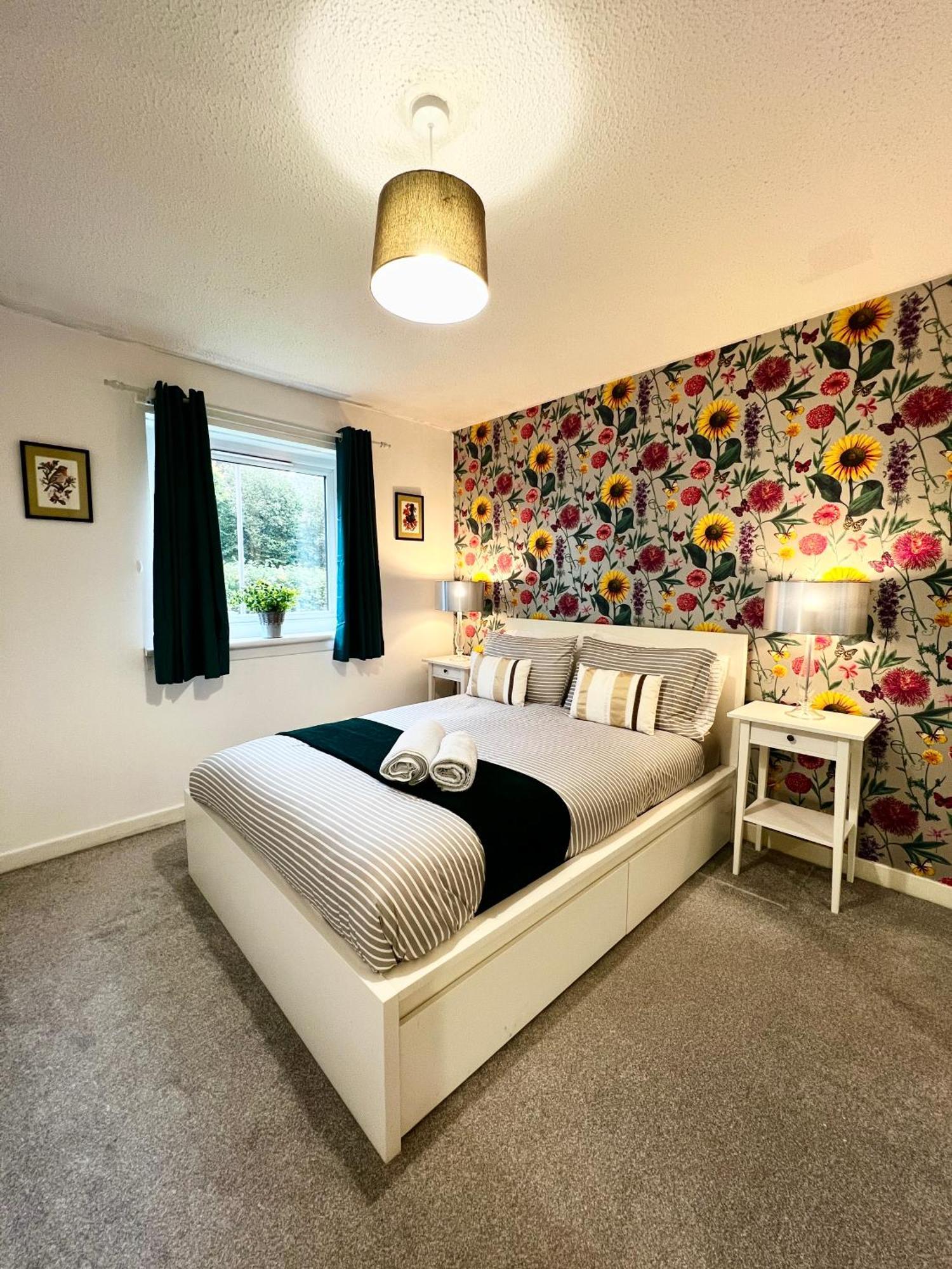 Ground Floor Flat With Free Parking & Wifi Apartment Glasgow Exterior foto