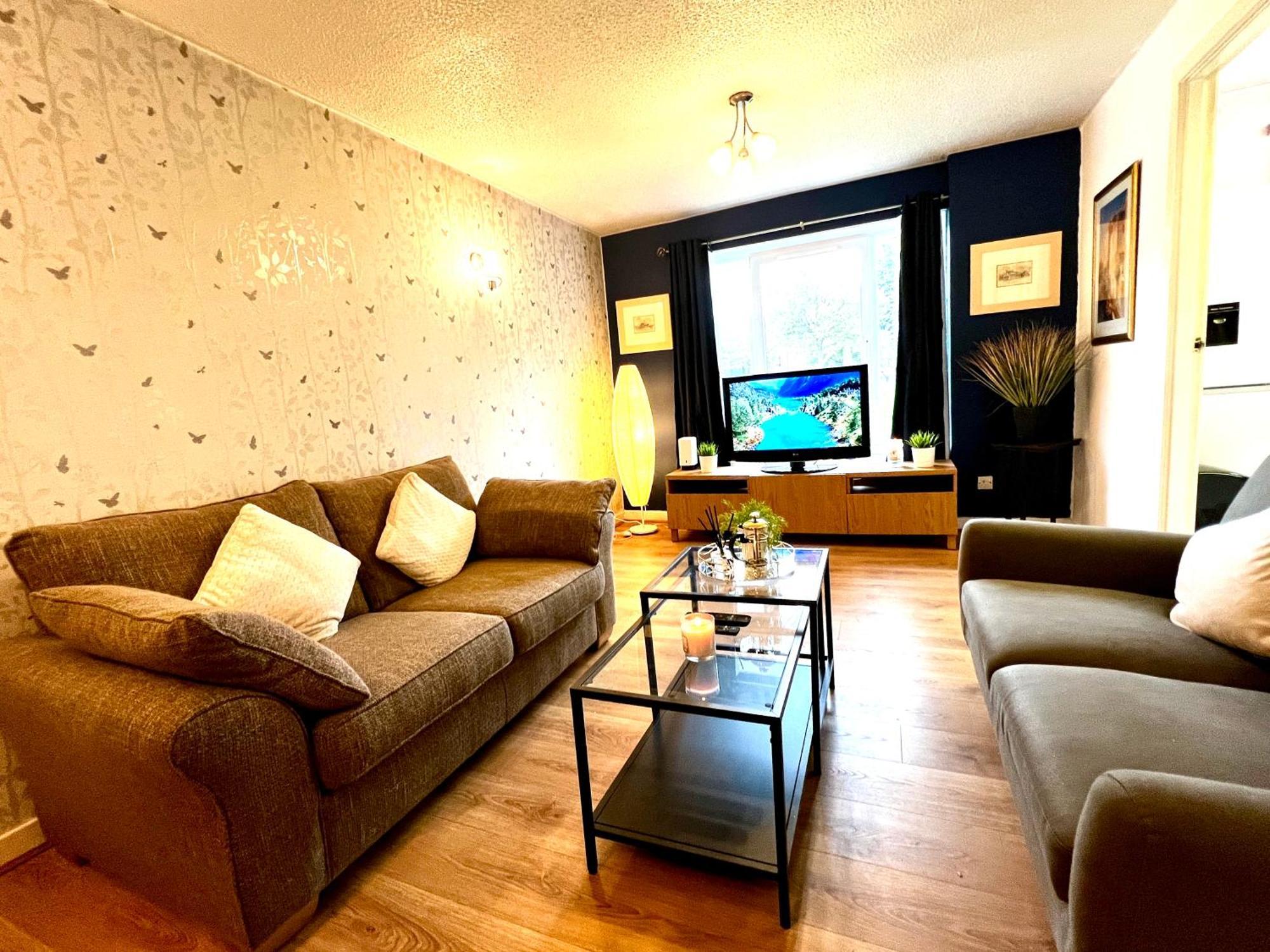 Ground Floor Flat With Free Parking & Wifi Apartment Glasgow Exterior foto