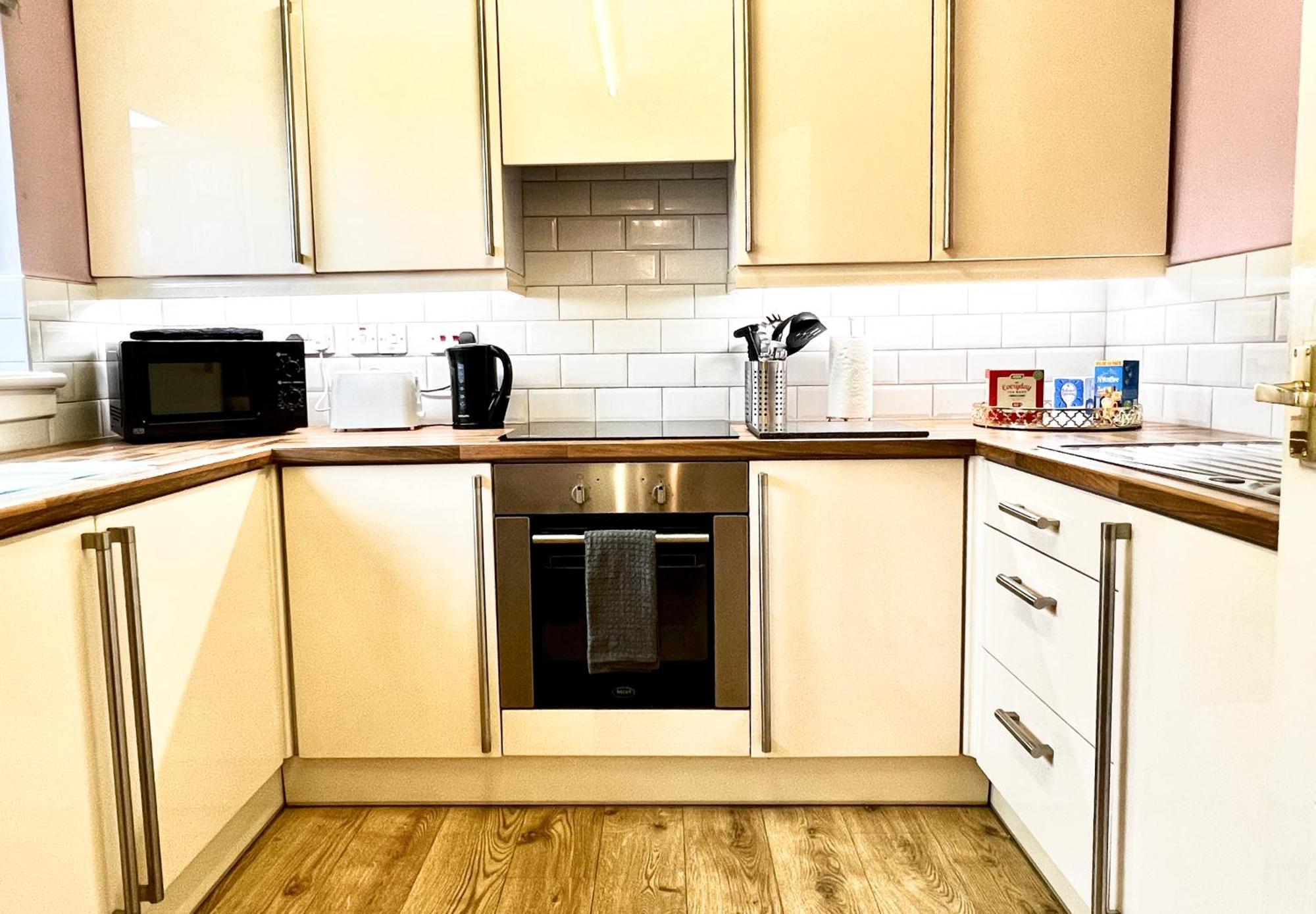 Ground Floor Flat With Free Parking & Wifi Apartment Glasgow Exterior foto